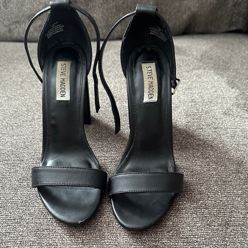 Steve Madden Elegant Carrson Black Heels